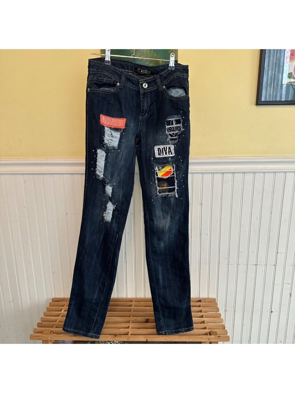 y2k Dereon Distressed Straight-Leg Jeans With Patches & Rhinestones Sz 5/6